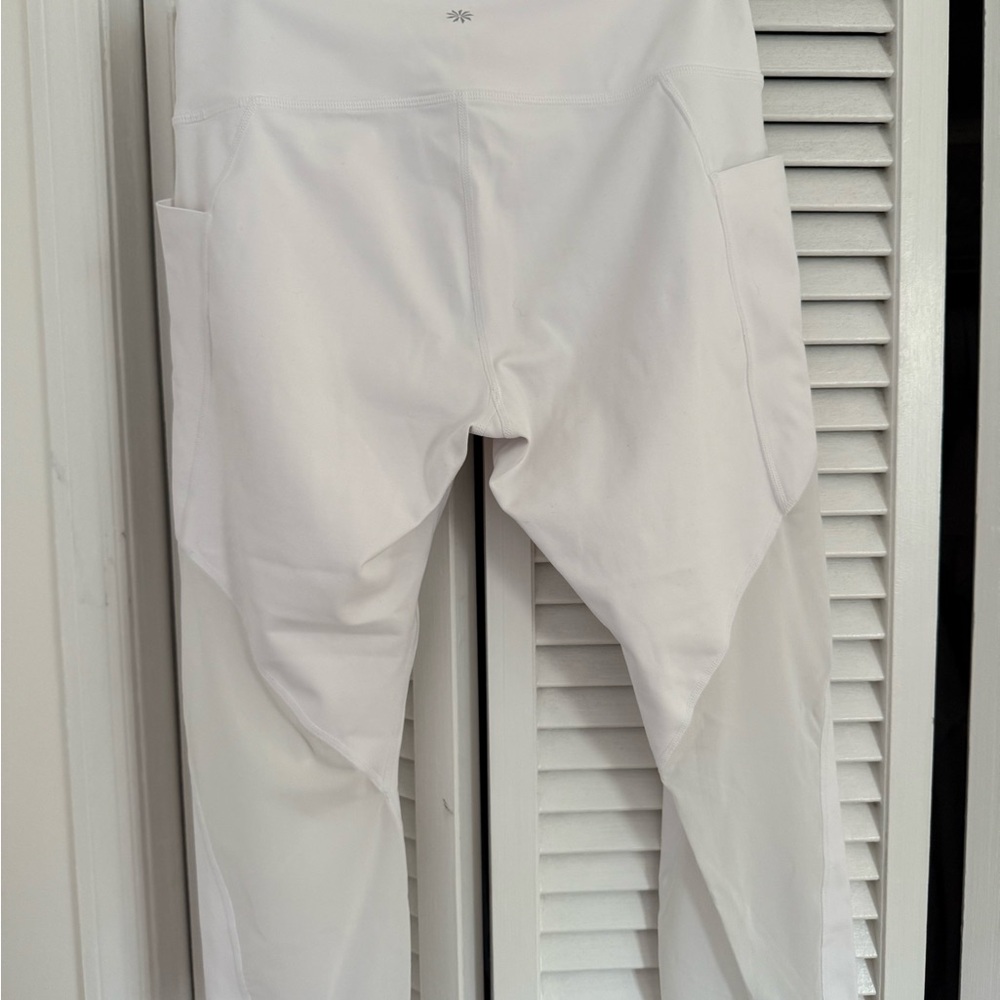 Athleta white cropped leggings